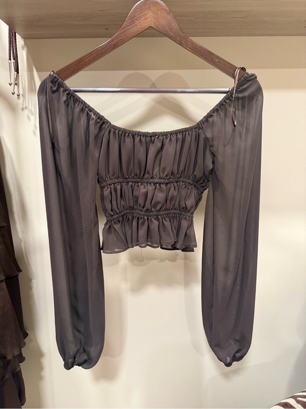 Dynamite Blouse - Picture 3 of 3